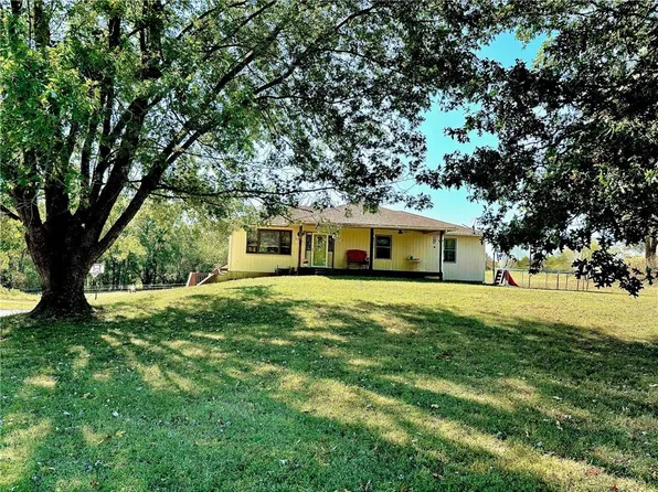 35821 W 108th St, Orrick, MO 64077