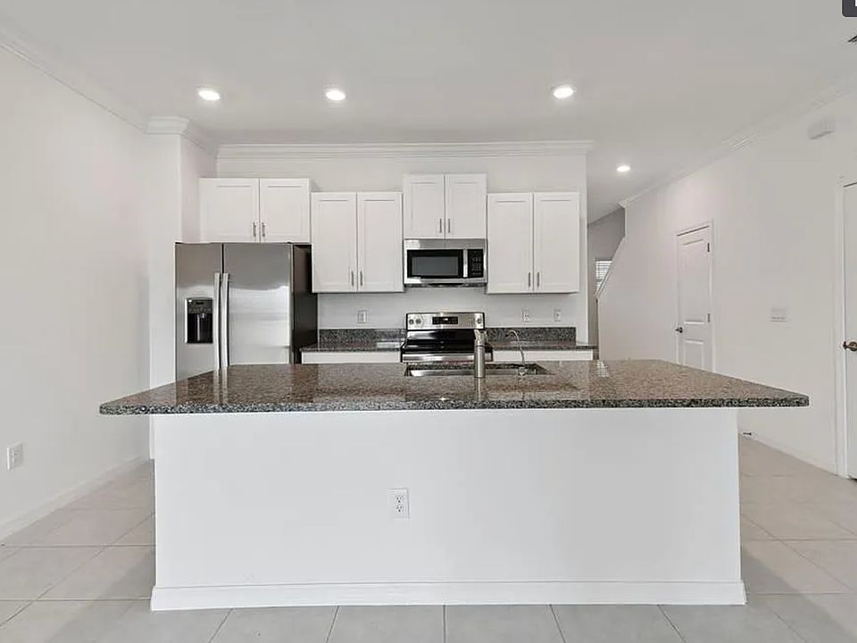 1st image of 21852 Adriatic Ln