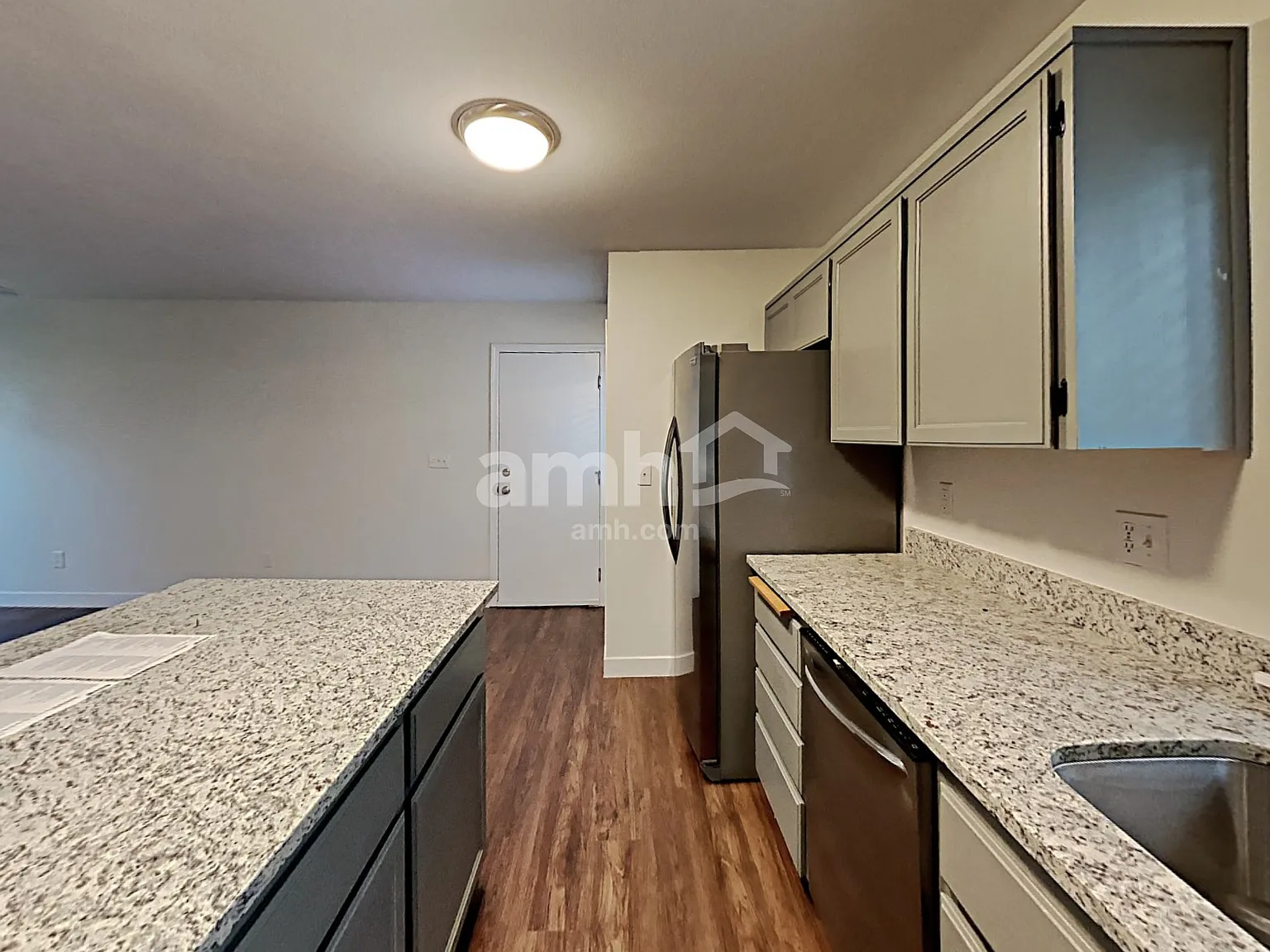 3 bed, 2.5 bath, 1704 sqft, $3,065 — Photo 4