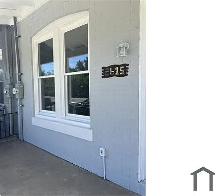 5 bed, 1400 sqft, $2,400 — Photo 2