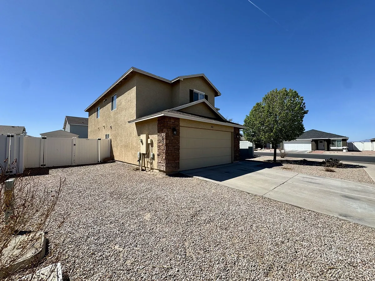 Building Photo - 1487 E Verado Dr