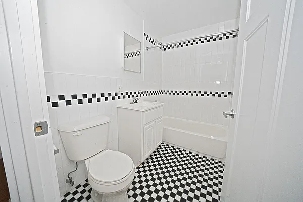 Rented by Level Group | media 37