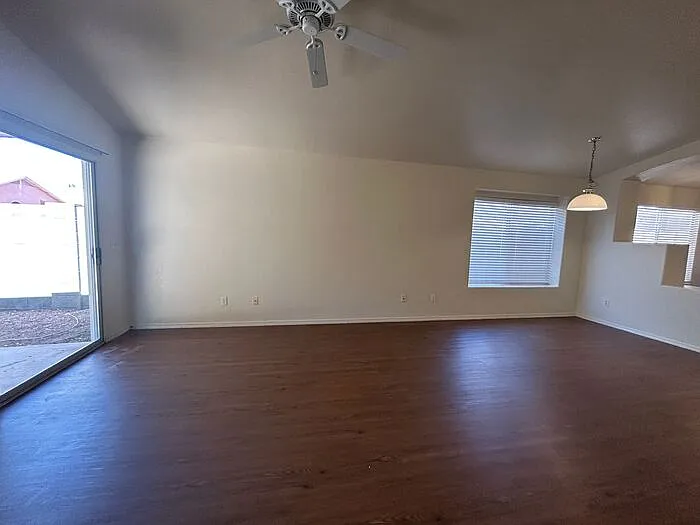 5082 W Buffalo St — Photo 5