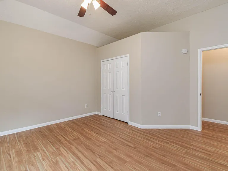 9523 Tallow Tree Dr — Photo 22