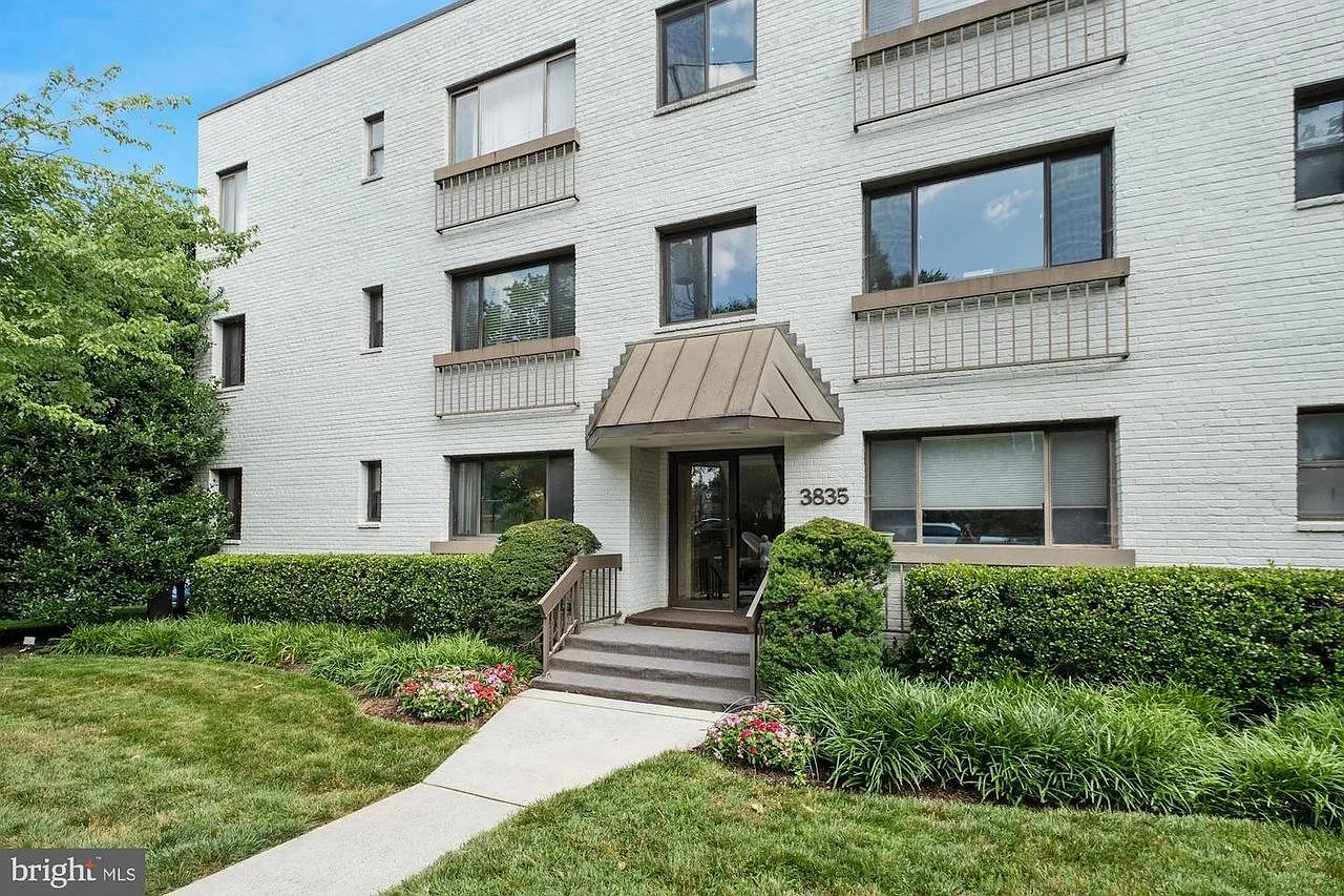 3835 Davis Pl NW APT 1 photo 1