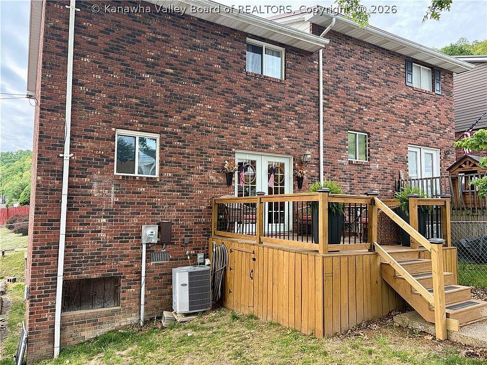 1st image of 621 Hopkins Ave #6