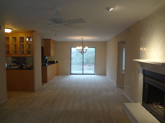 Living Rm/Dining Rm Combo