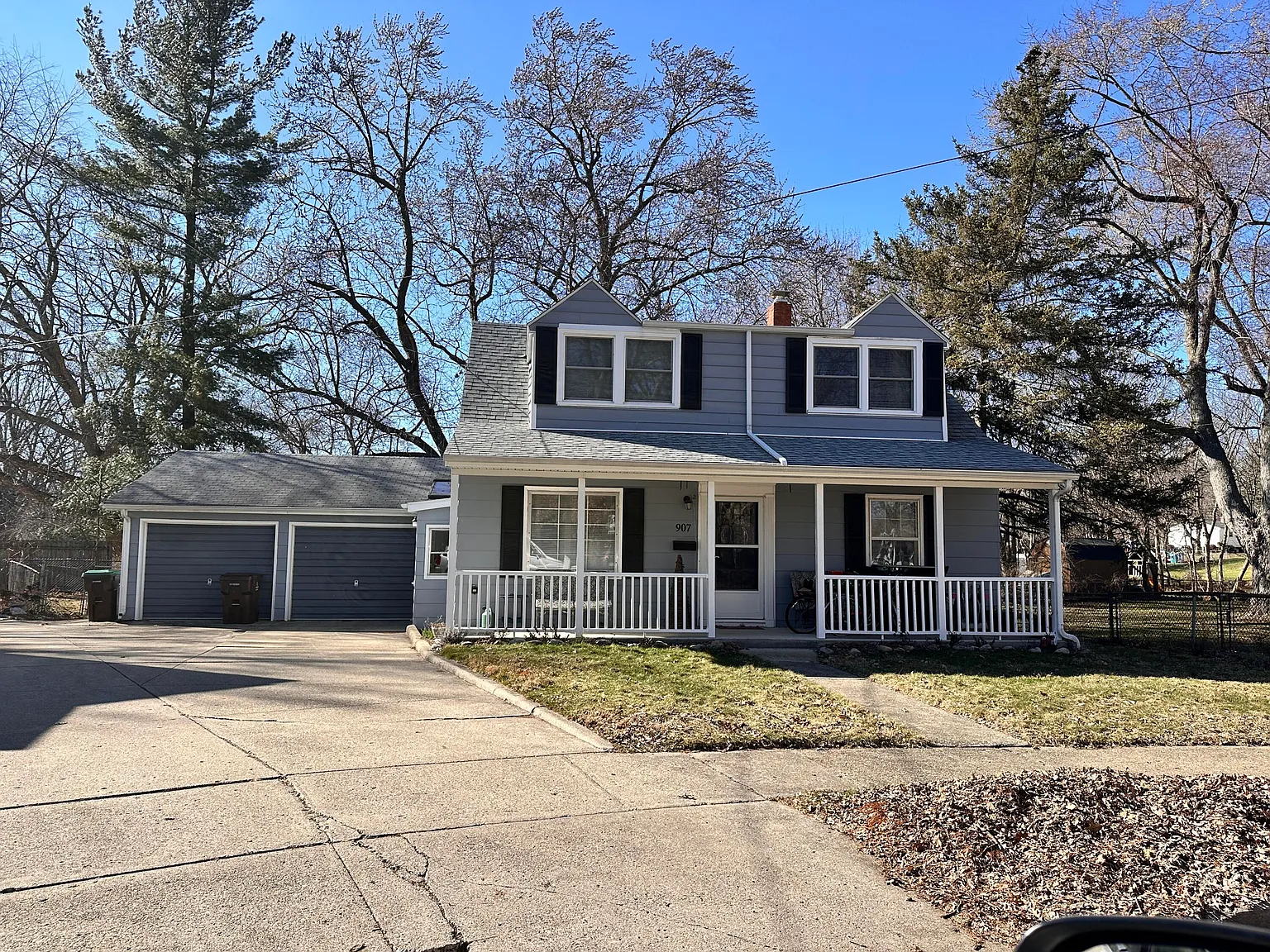 907 Sheridan Ct photo 1