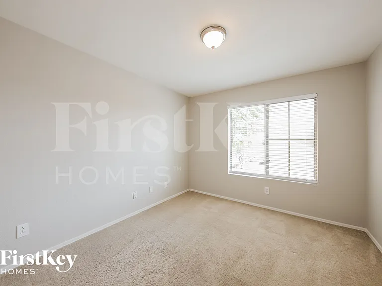 6968 W Aire Libre Ave — Photo 8