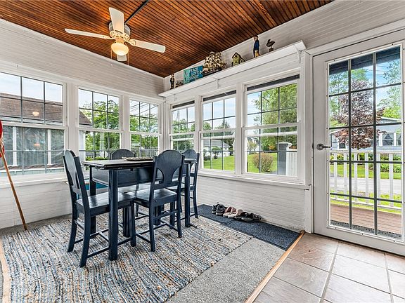 3rd image of 12023 Lakeview Dr