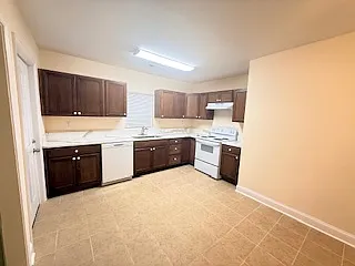 614 E Solomon St — Photo 6