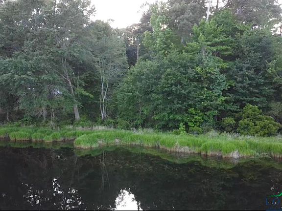 3rd image of 19 Deerwood Dr