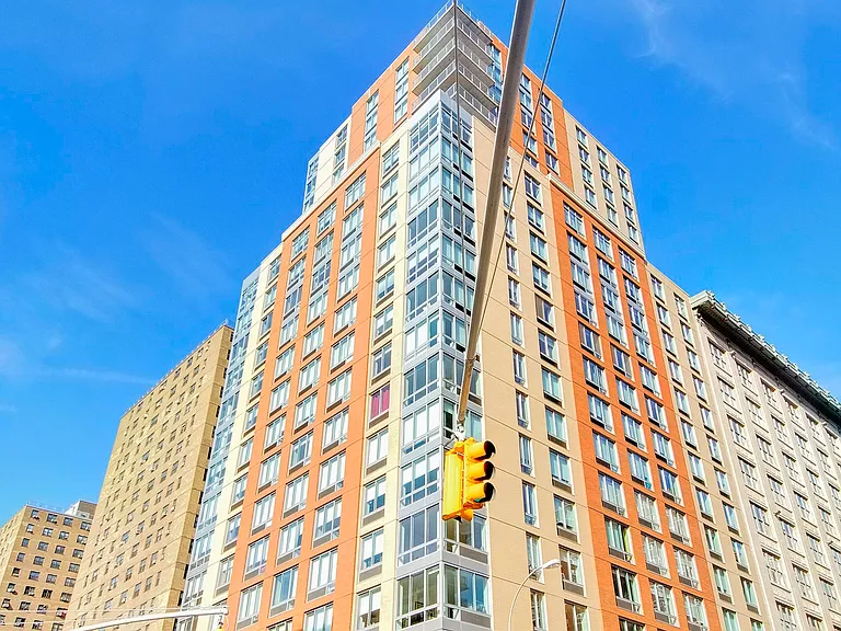401 W 25th St #16F — Photo 8