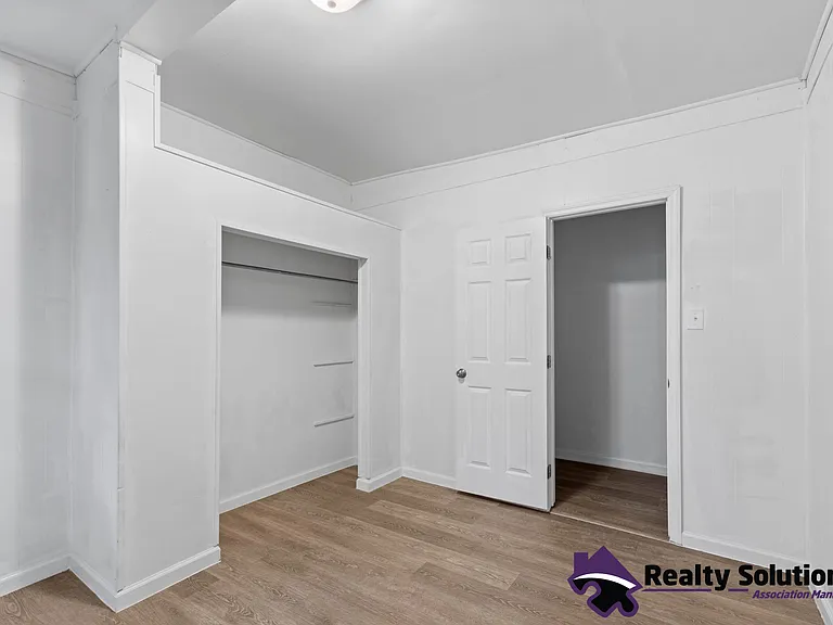 733 E Cherry St — Photo 10