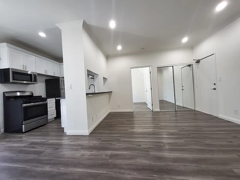 3819 Country Club Dr #203 — Photo 6