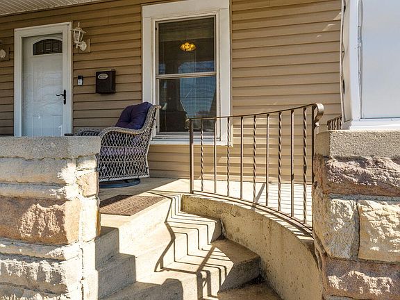 3rd image of 114 Blaine Ave