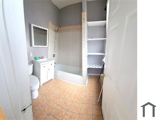 2nd image of 7 Cebra Ave #2