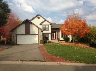1395 Michelle Dr, Eagan, MN 55123