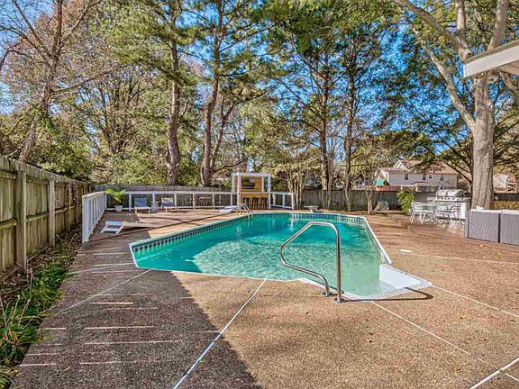 2nd image of 2405 Willinghurst Dr
