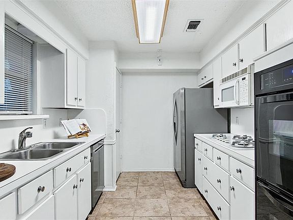 2nd image of 2612 Timbercreek Dr