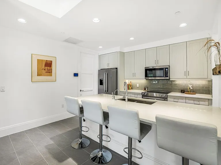 1035 3rd Ave S #215 — Photo 10
