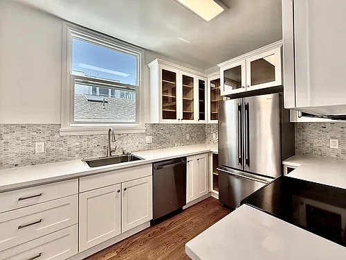 2450 Union St #303 Photo 1