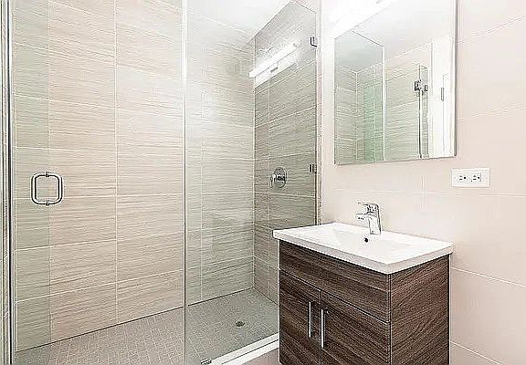 5th image of 235 W 48th St APT 9K