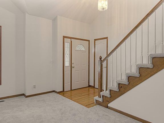 5th image of 920 NE 102nd St