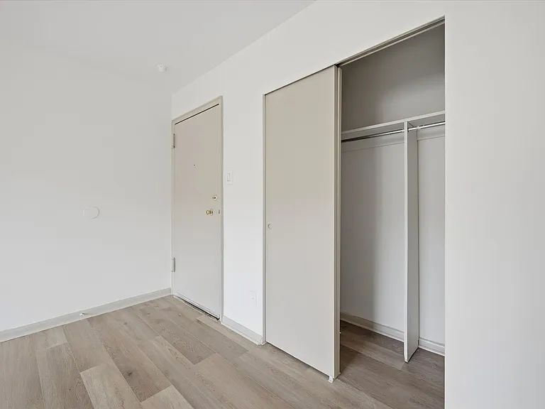 Melrose Apartments — Photo 12