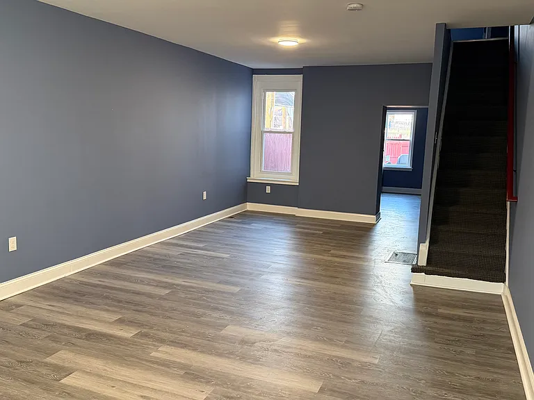 719 W Lafayette St — Photo 2