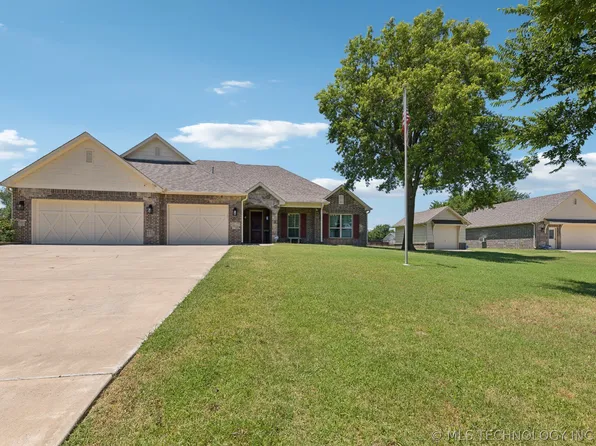 1128 N 14th St, Collinsville, OK 74021