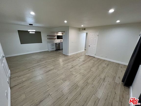 5th image of 157 W Ash Ave #B