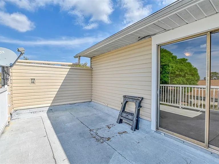 11001 SE Sunset Harbor Rd #H52 — Photo 4