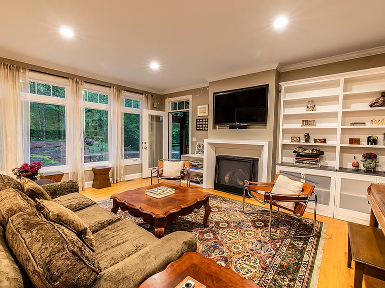 118 Lynn Dr — Photo 9
