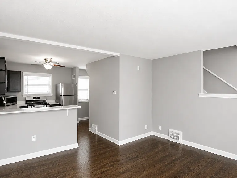 Warwick Court Townhomes — Photo 12