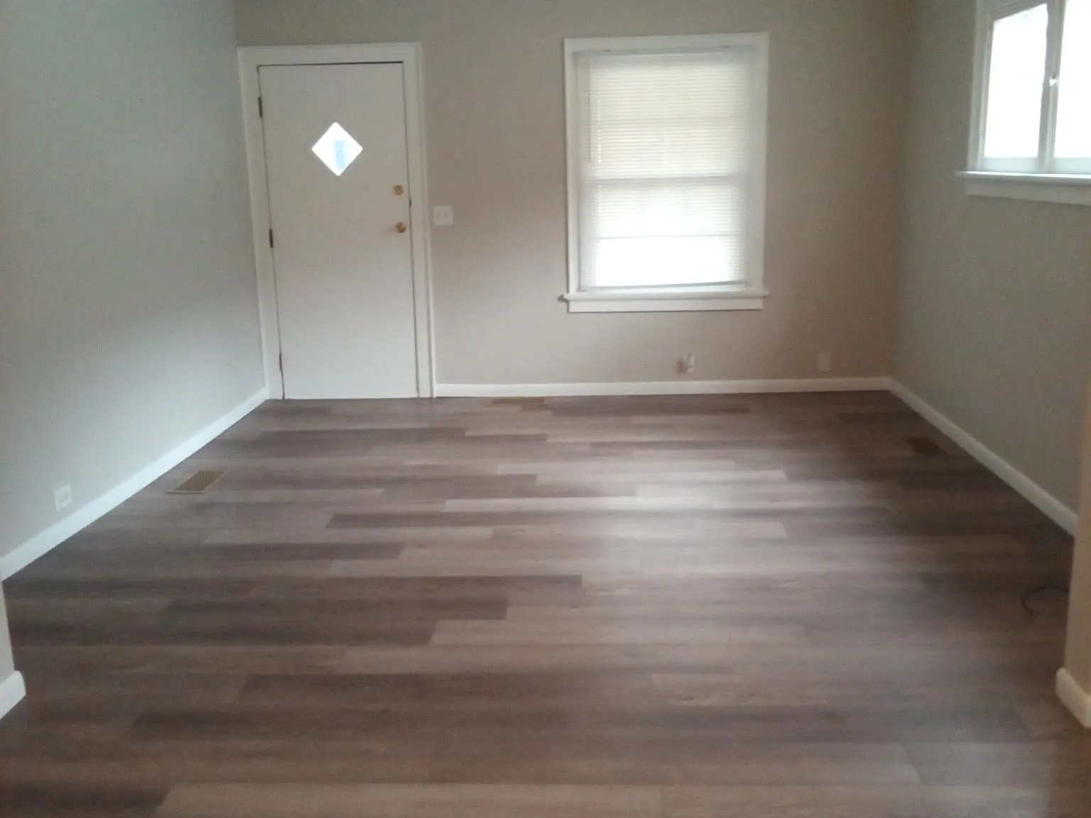 1112 Covert Ave — Photo 2