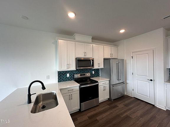3rd image of 1559 Wendell Valley Blvd
