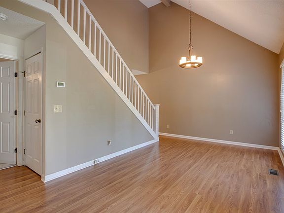 5th image of 144 Bonnie Ct