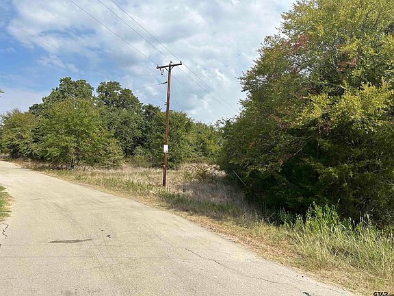 4th image of Four Oaks Cir