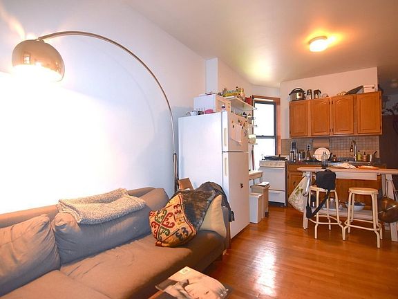 5th image of 73 Meserole Ave #3A
