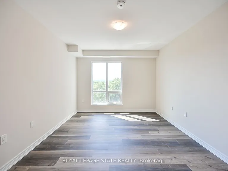 2750 King St E #512 — Photo 32
