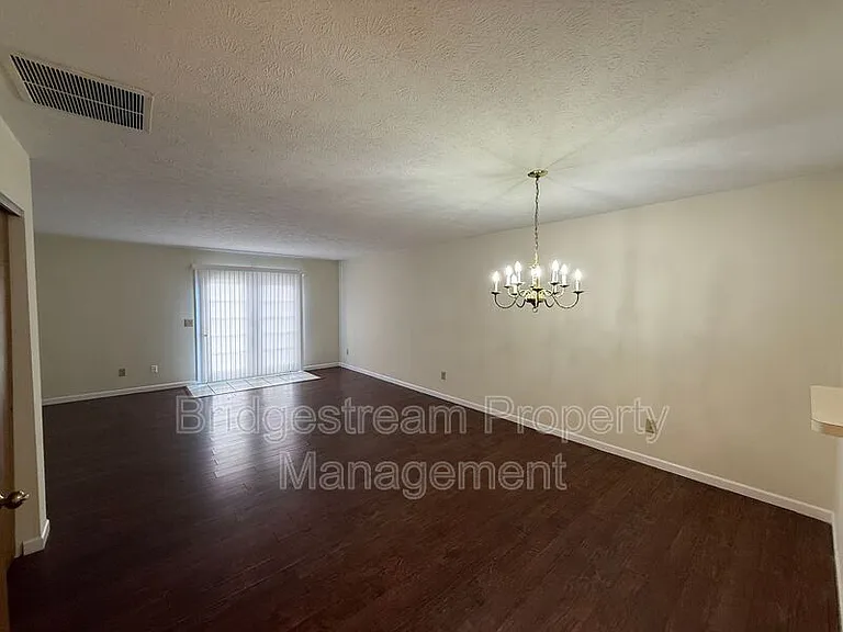 4583 Burchdale St — Photo 3