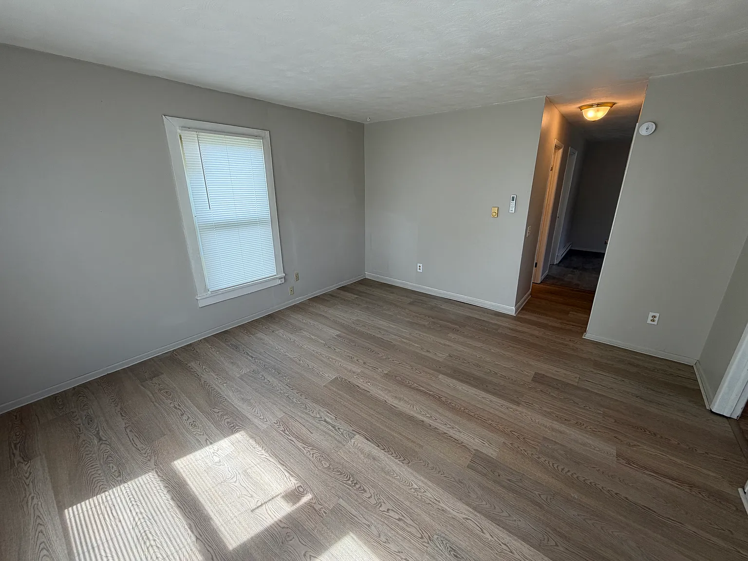 3 bed, 753 sqft, $1,200 — Photo 3