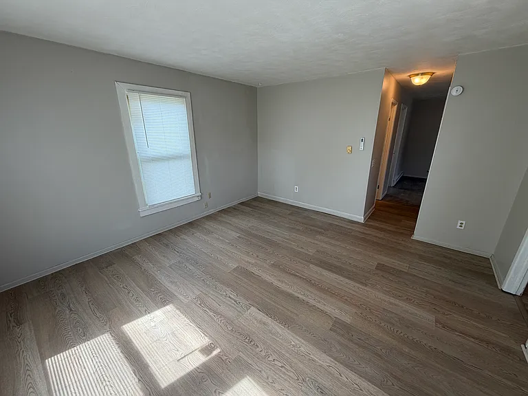 2111 Lincoln Ave — Photo 3