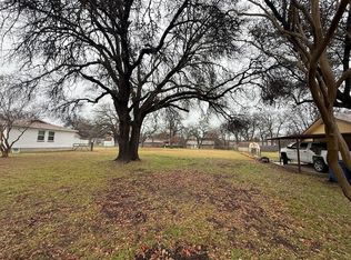 137 Gordon Dr, Azle, TX 76020