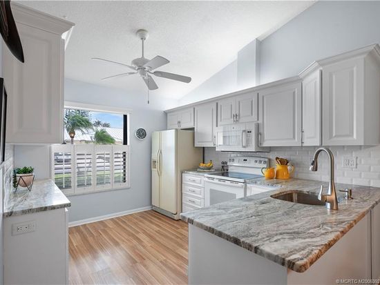 7624 SE Sugar Sand Cir, Hobe Sound, FL 33455