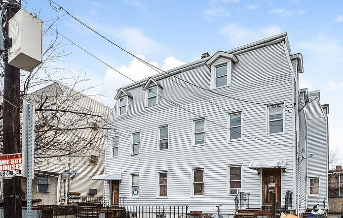 2nd image of 175 2nd St