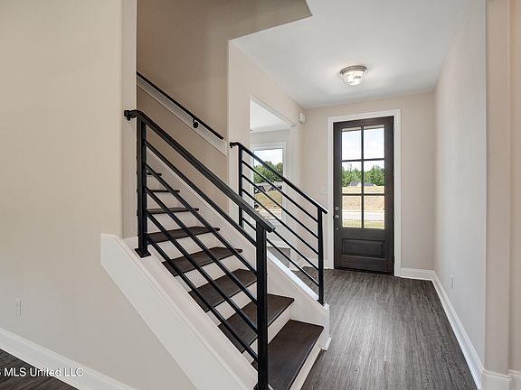 2nd image of 261 Centerline Roper Loop