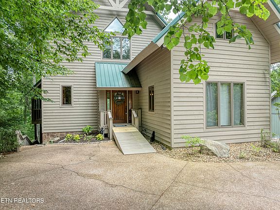 2nd image of 374 Laurel Rd