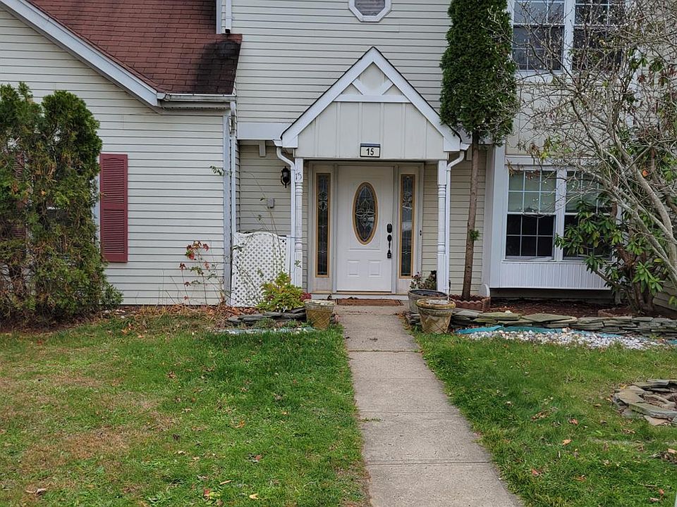 1st image of 15 Van Pelt Ct